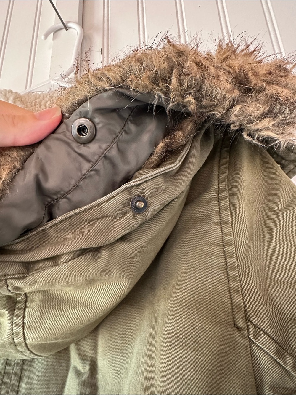 Abercrombie & Fitch Olive Green Utility Parka with Faux Fur Hood - Picture 5 of 9